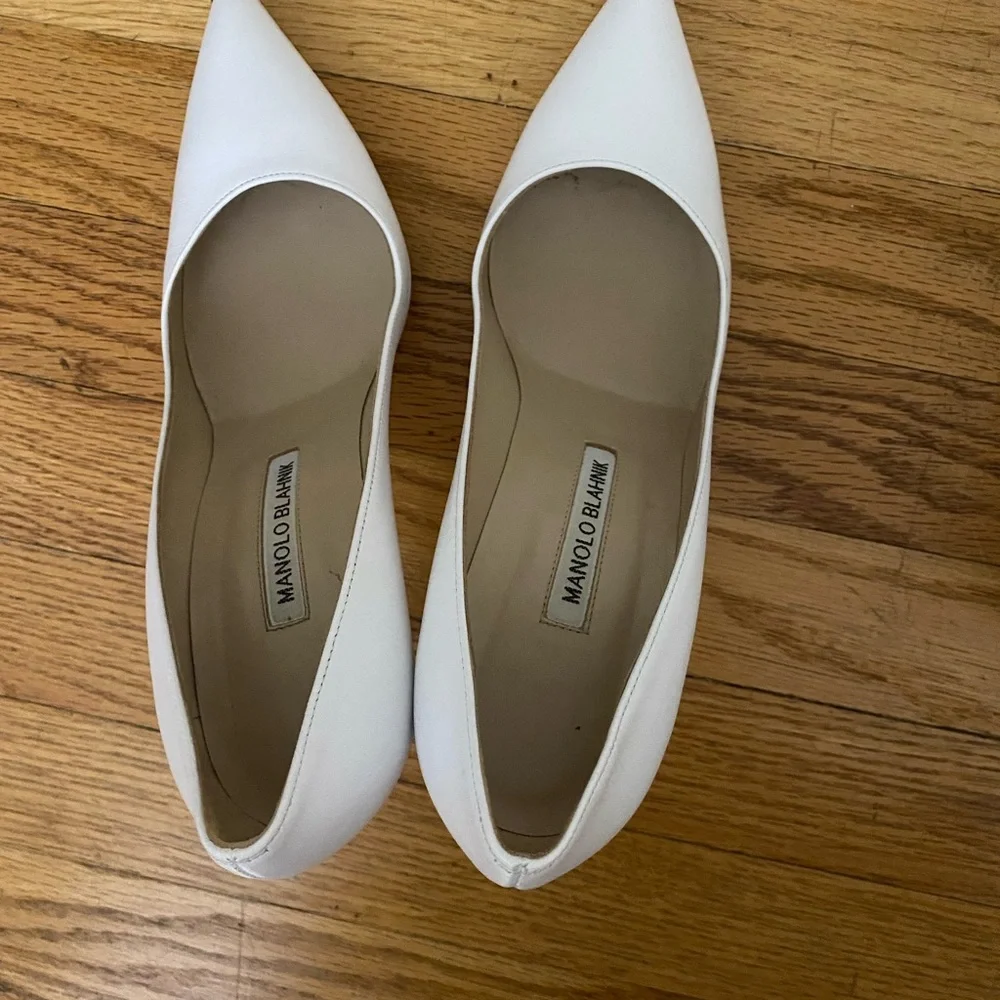 Manolo Blahnik BB Calf Leather Pointed Toe Pumps